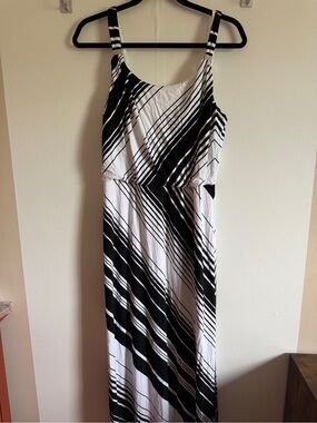 White House Black Market Black White Stripe Maxi Dress M